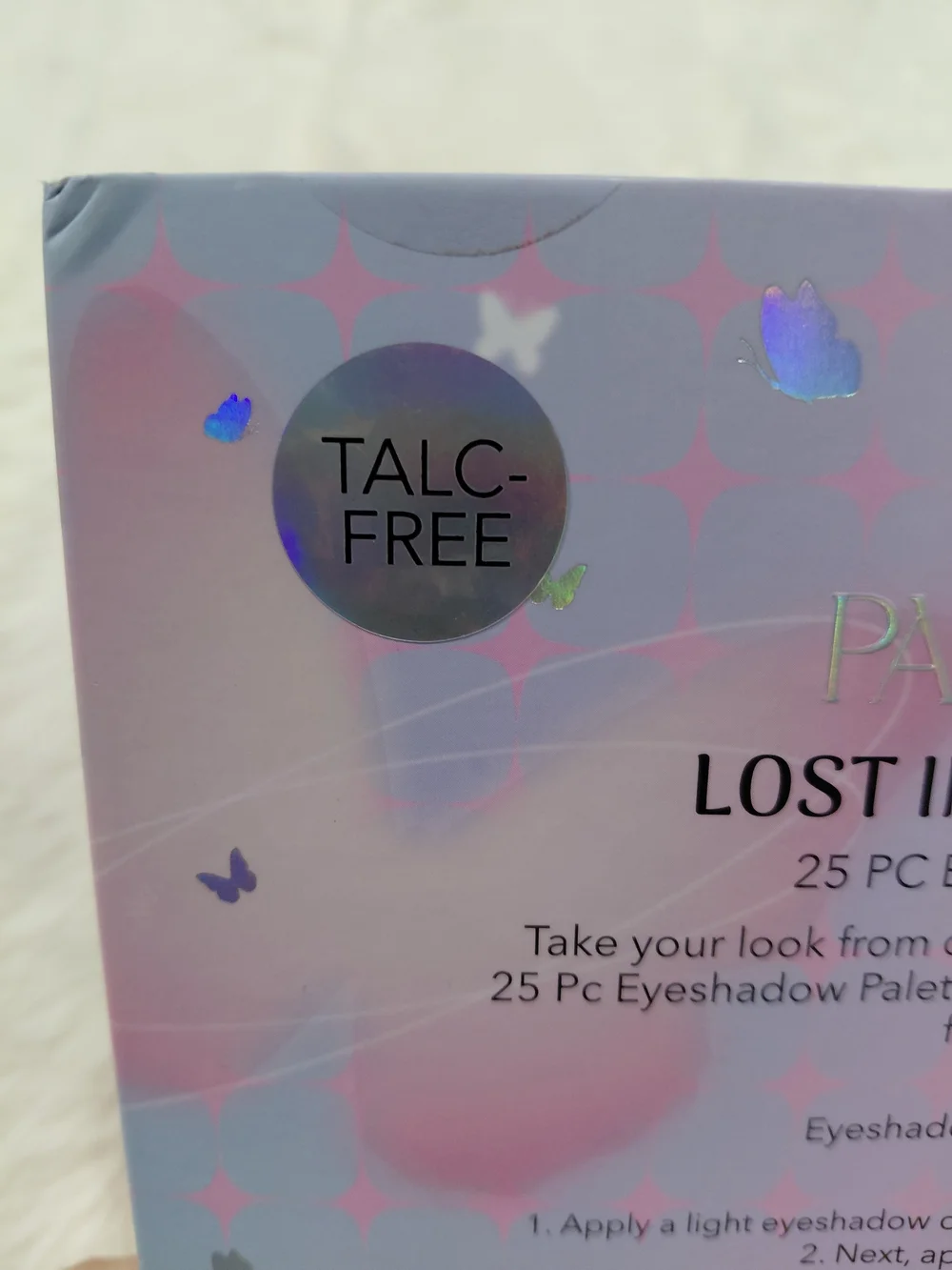 NWT Paris Hilton Lost in Wonderland 25-Piece Pink Eyeshadow Palette